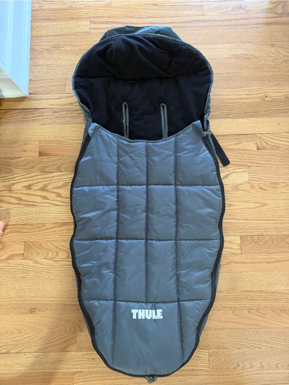 Thule Quilted Stroller Footmuff in Gray and Black